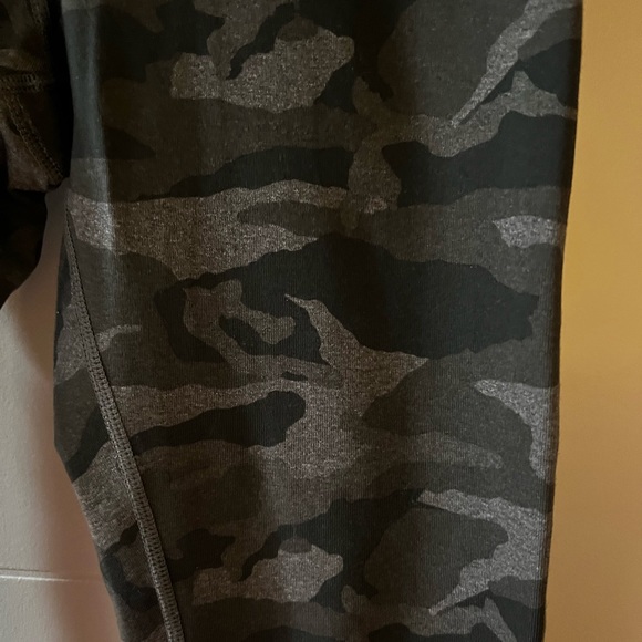 VUORI Camo Leggings - Picture 3 of 5